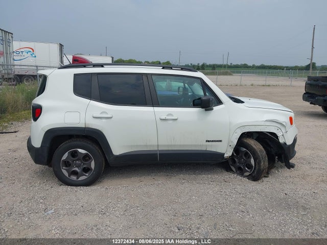 ZACCJBAT2GPE09913 Jeep Renegade