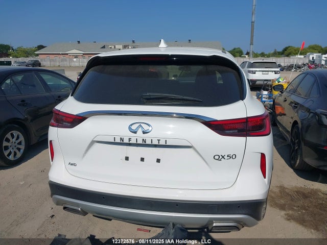 Infiniti 2021 2021 3PCAJ5AB5MF124836 Image 17
