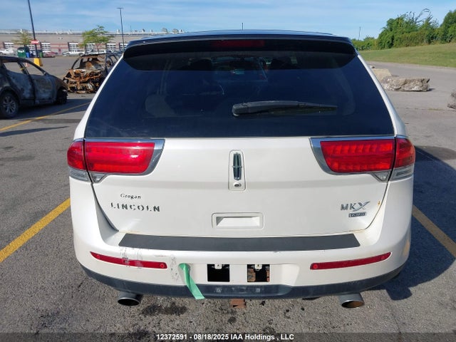 2LMDJ8JK3EBL01915 Lincoln 2014
