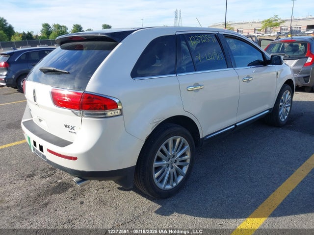 2LMDJ8JK3EBL01915 Lincoln 2014