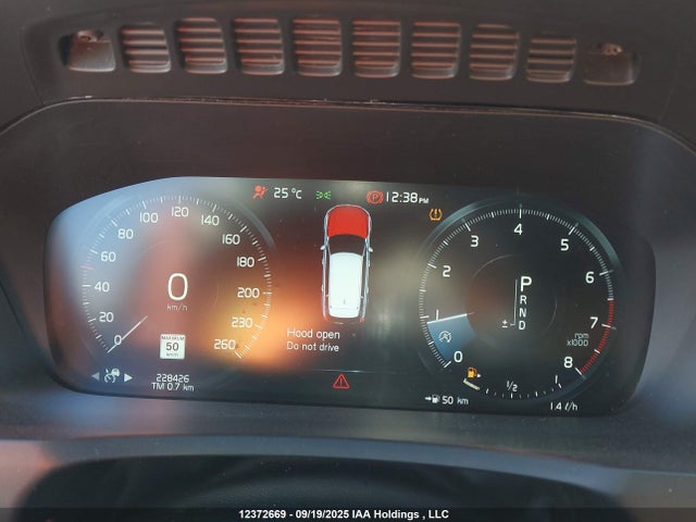 YV4A22PL9J1342016 Volvo XC90 T6