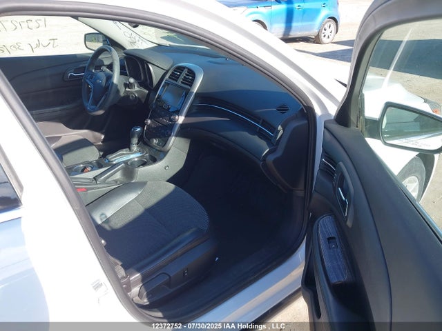 Chevrolet lkw 2015 1G11C5SLXFF309411 Image 5