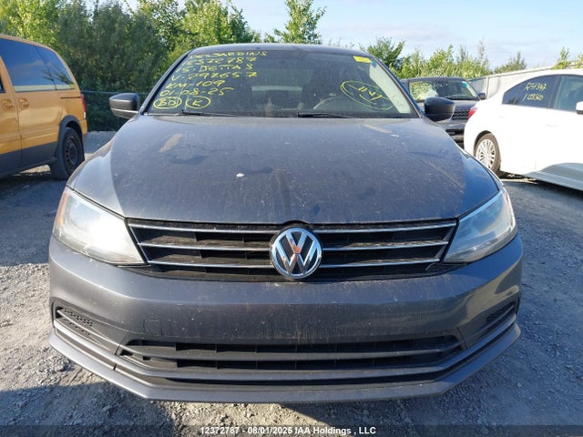 3VW1K7AJ9FM297657 Volkswagen 2015