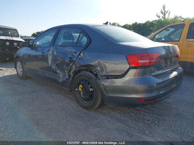3VW1K7AJ9FM297657 Volkswagen 2015