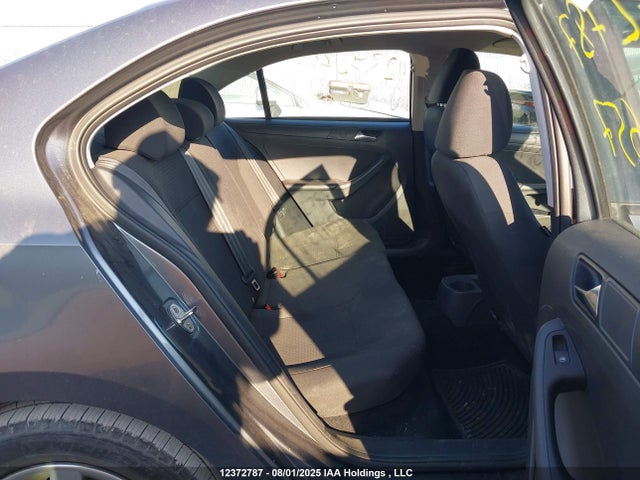3VW1K7AJ9FM297657 Volkswagen 2015