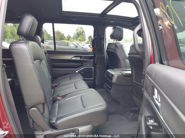 Jeep Wagoneer 2024 1C4SJVBP3RS113097 Image 8