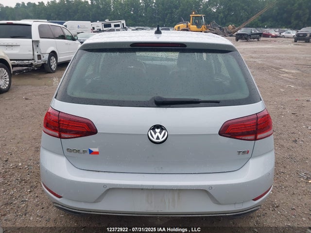 3VWG17AU5JM284873 Volkswagen 2018