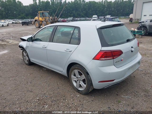 3VWG17AU5JM284873 Volkswagen 2018