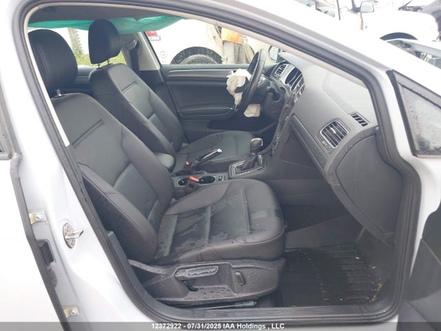 3VWG17AU5JM284873 Volkswagen 2018