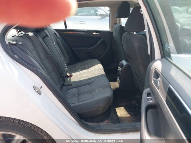 3VWDB7AJXHM232882 Volkswagen Jetta Wolfsburg Edition