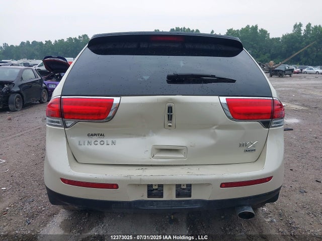Lincoln 2015 2015 2LMDJ8JK2FBL27522 Image 6