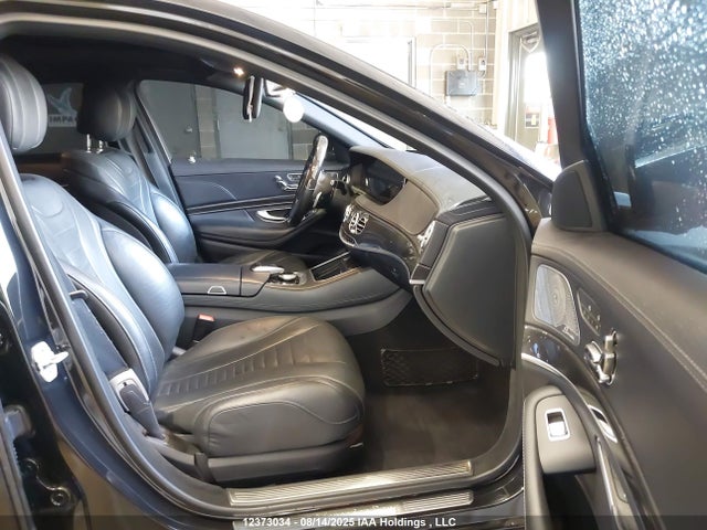 WDDUG8GB4JA358836 Mercedes-Benz S 560 4matic