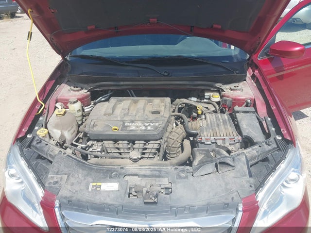 Chrysler 200 2014 1C3CCBAB5EN230079 Image 10