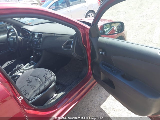 Chrysler 200 2014 1C3CCBAB5EN230079 Image 5