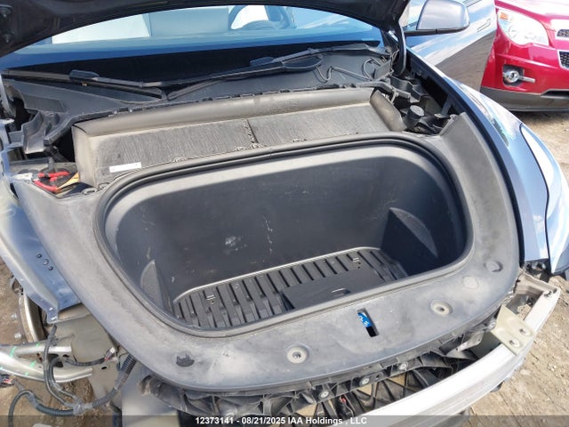 7SAYGAEE5NF537712 Tesla Model Y