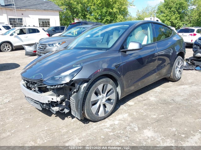 7SAYGAEE5NF537712 Tesla Model Y