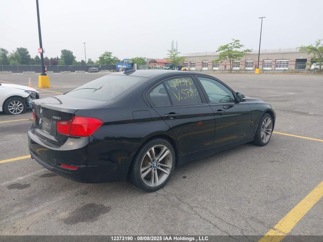 WBA3C3G57ENS72155 BMW 320i