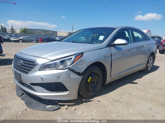 5NPE24AF2HH457238 Hyundai 2017