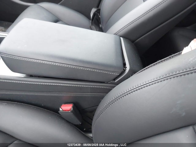 Tesla Model Y 2024 7SAYGDEE2RF012257 Image 20