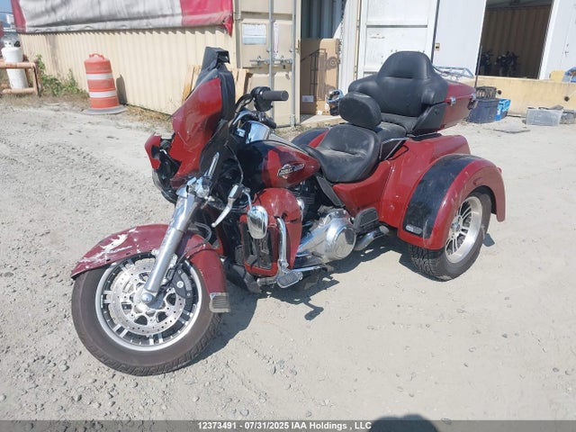 Harley-Davidson Tri Glide Ultra 2024 5HD1MAF37RB855013 Image 2