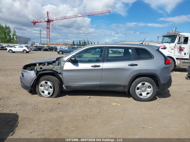 1C4PJMAS6GW305657 Jeep Cherokee
