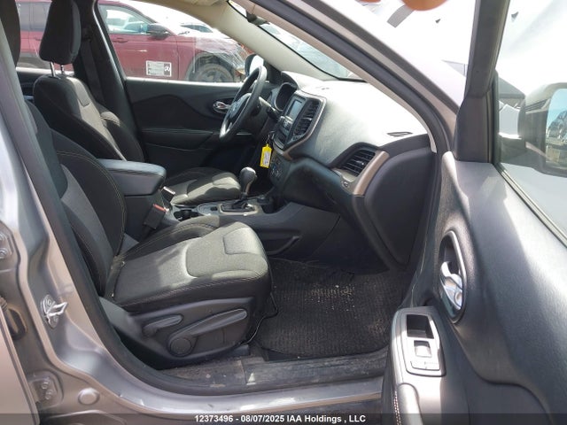 1C4PJMAS6GW305657 Jeep Cherokee