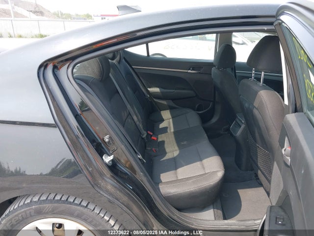 12373622 :رقم المزاد ، 5NPD74LF0JH322338 vin ، 2018 Hyundai Elantra مزاد بيع