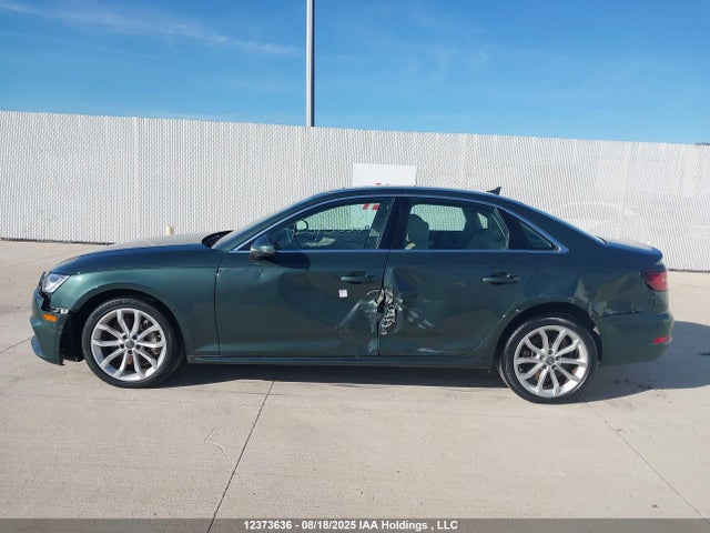 Audi A4 2018 WAUBNAF45JA175749 Image 14