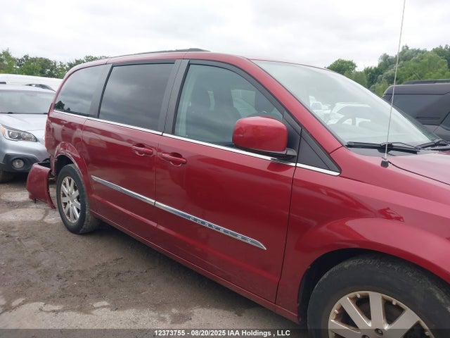 2C4RC1BG4GR142706 Chrysler Town and Country