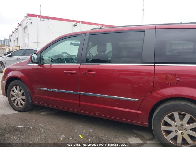 2C4RC1BG4GR142706 Chrysler Town and Country