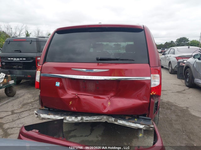 2C4RC1BG4GR142706 Chrysler Town and Country