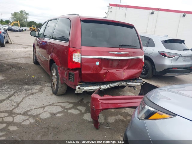 2C4RC1BG4GR142706 Chrysler Town and Country
