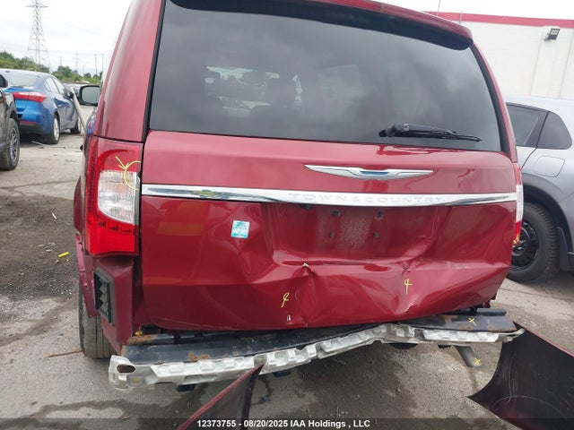 2C4RC1BG4GR142706 Chrysler Town and Country