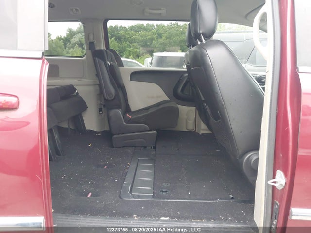 2C4RC1BG4GR142706 Chrysler Town and Country