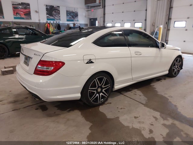 Mercedes-Benz 2015 2015 WDDGJ8JBXFG335055 Image 4