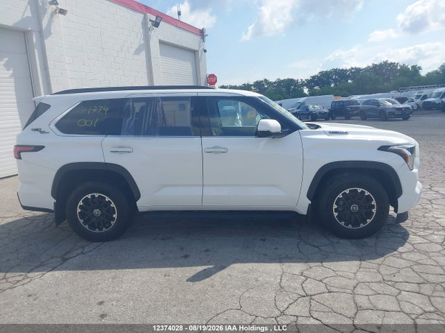 Продажа на аукционе авто 2023 Toyota Sequoia Sr5/ltd/platinum/capstone/trd Pro, vin: 7SVAAABA1PX006619, номер лота: 12374028