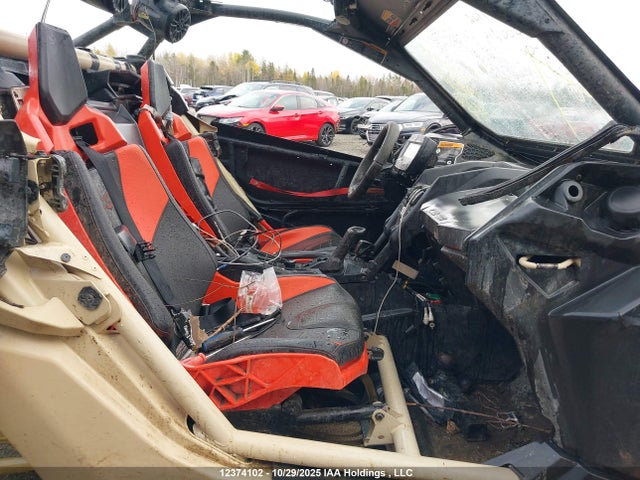 NB102868 Can-Am Maverick X3 X Ds Turbo Rr