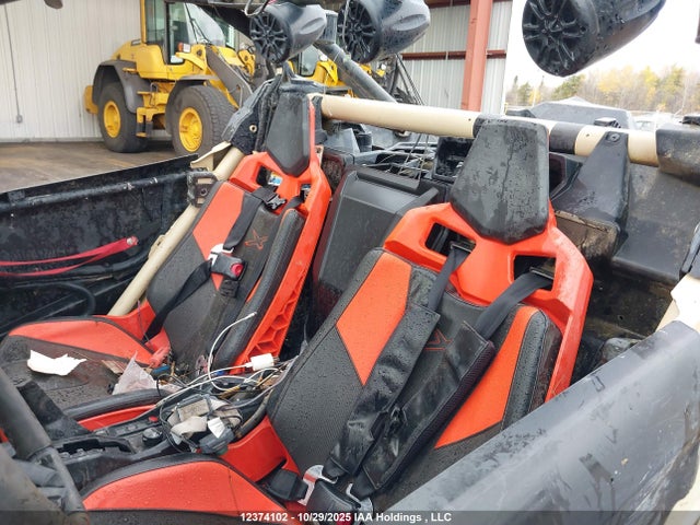 NB102868 Can-Am Maverick X3 X Ds Turbo Rr