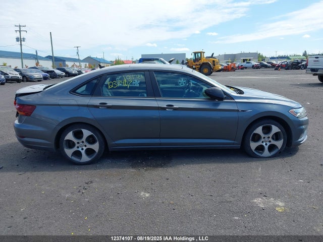 3VWE57BU5KM076486 Volkswagen 1.8 tsi
