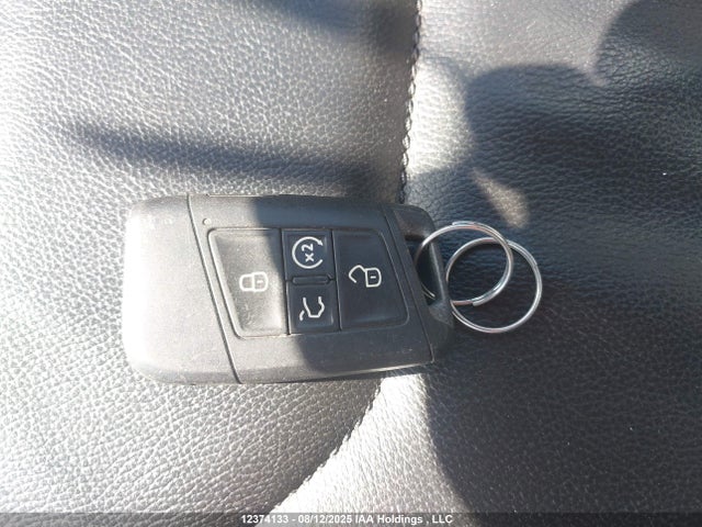 3VV4B7AX3JM203092 Volkswagen Tiguan