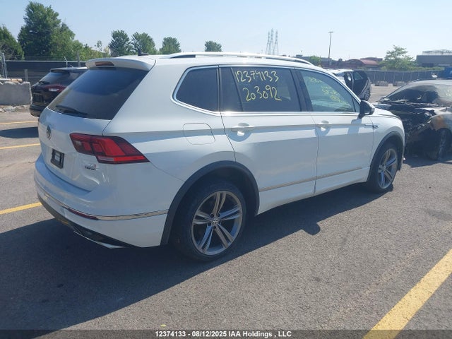 3VV4B7AX3JM203092 Volkswagen Tiguan