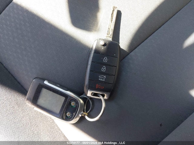 Aukcja sprzedaży 2015 Kia Optima Lx, vin: KNAGM4A70F5655998, numer aukcji: 12374177