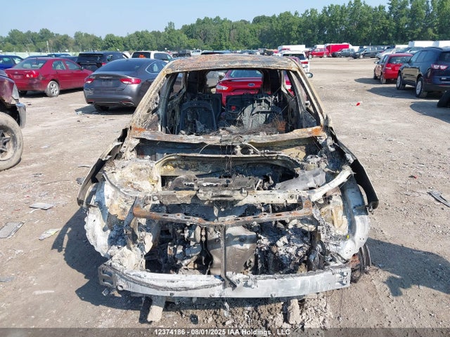2GNAXUEV9M6110979 Chevrolet lyx