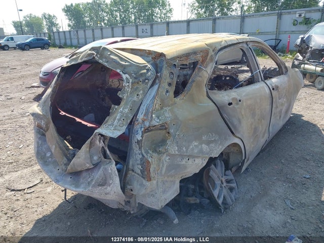2GNAXUEV9M6110979 Chevrolet lyx