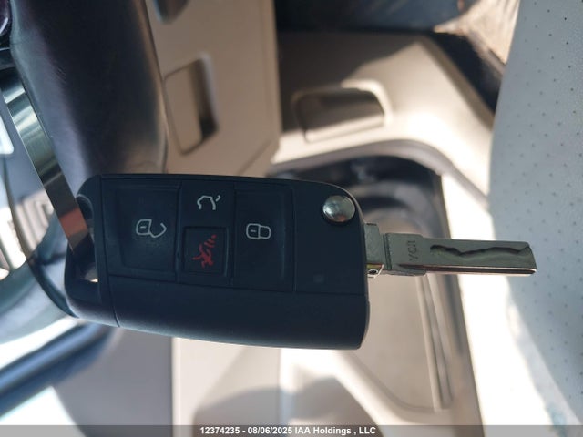 3VW2A7AU7FM033046 Volkswagen 2015