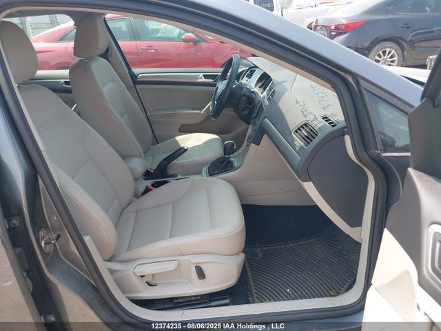 3VW2A7AU7FM033046 Volkswagen 2015