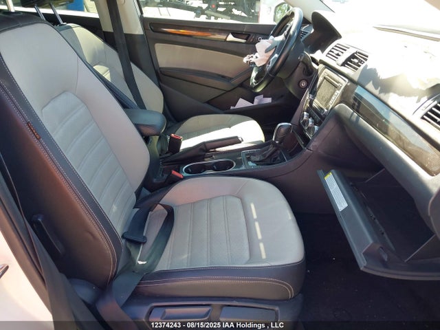 1VWBS7A30FC042869 Volkswagen Passat
