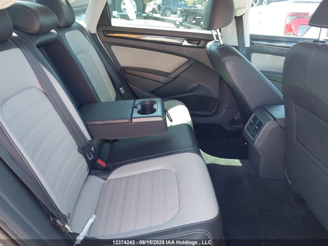 1VWBS7A30FC042869 Volkswagen Passat