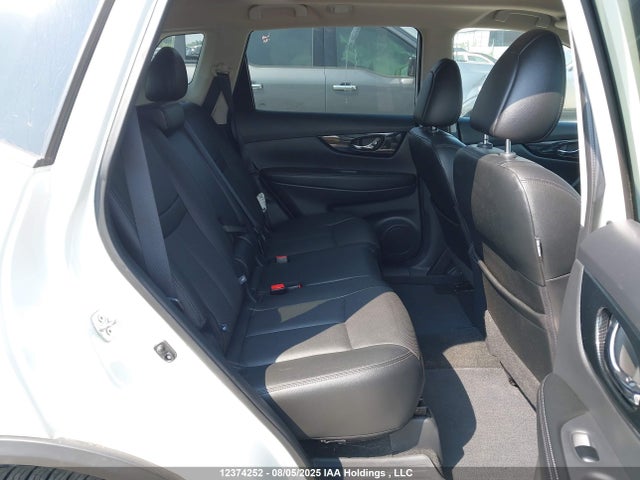 5N1AT2MV6HC847141 Nissan Rogue