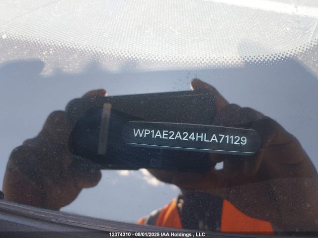 Porsche Cayenne 2017 WP1AE2A24HLA71129 Image 18